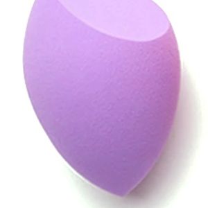Makeup sponge applicator.